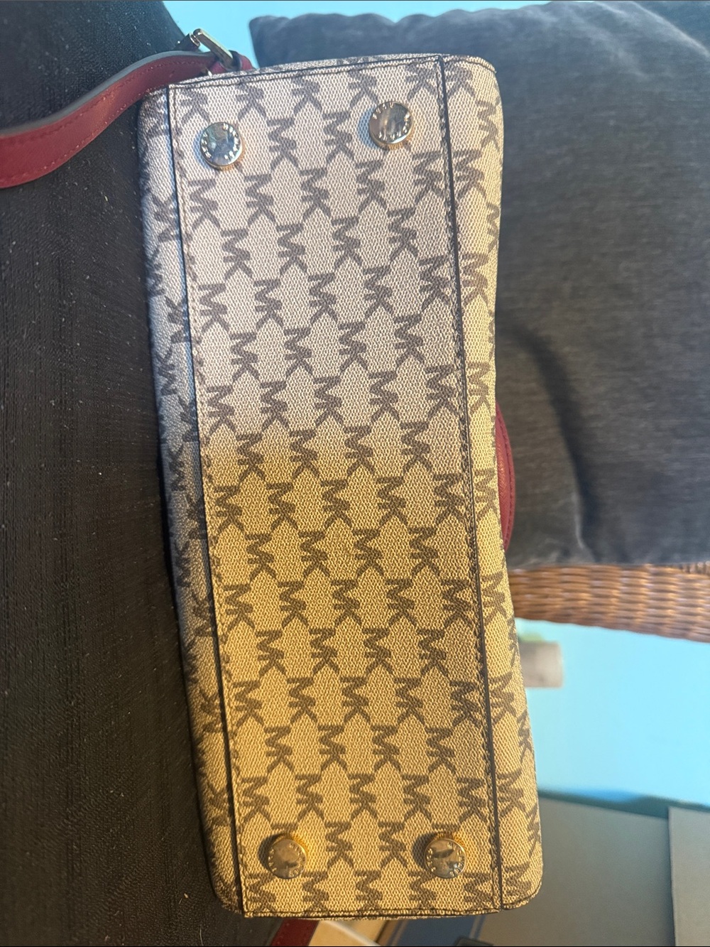 MICHAEL KORS SATCHEL - Picture 6 of 7
